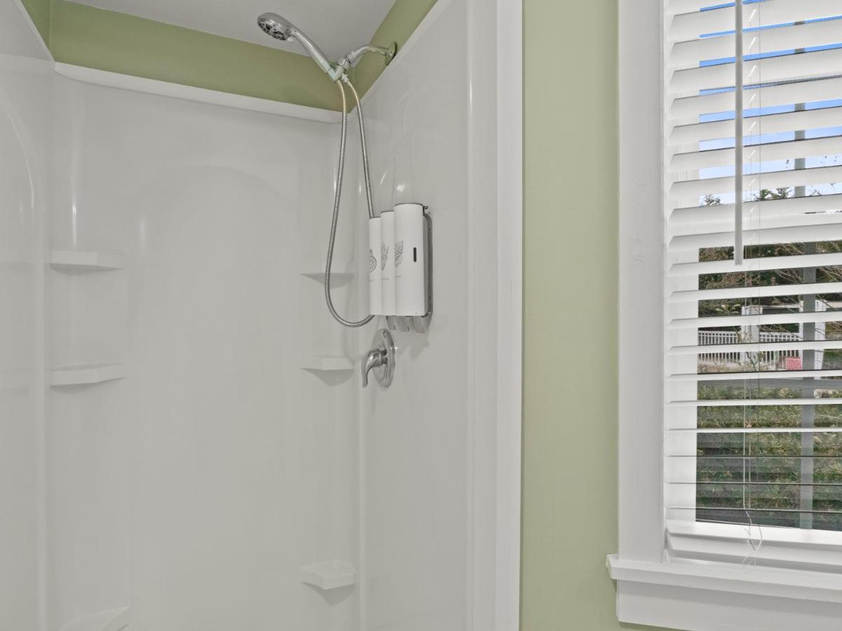 The Seagrove Suites & Guest Rooms Истхам Екстериор снимка